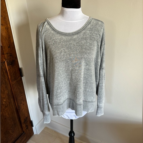 American Eagle Outfitters Gray Open-Back Sweatshirt - Picture 2 of 8